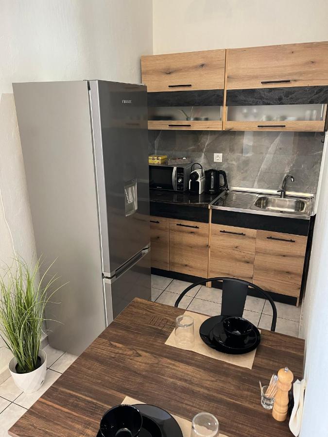 Apartment Charcoal Thirteen